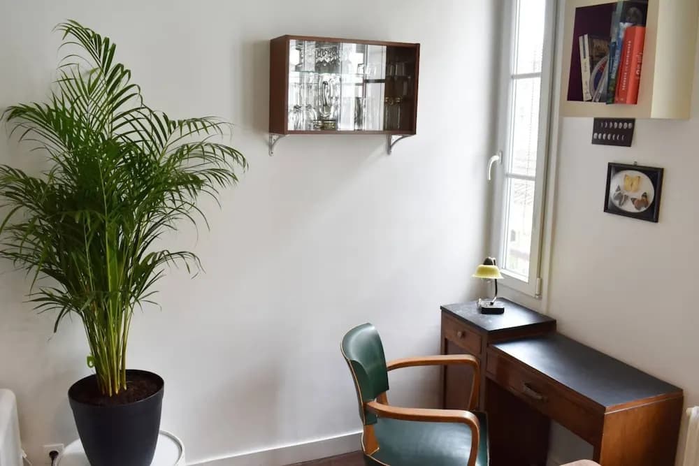 Charming Apartment in Oberkampf Area - photo 9