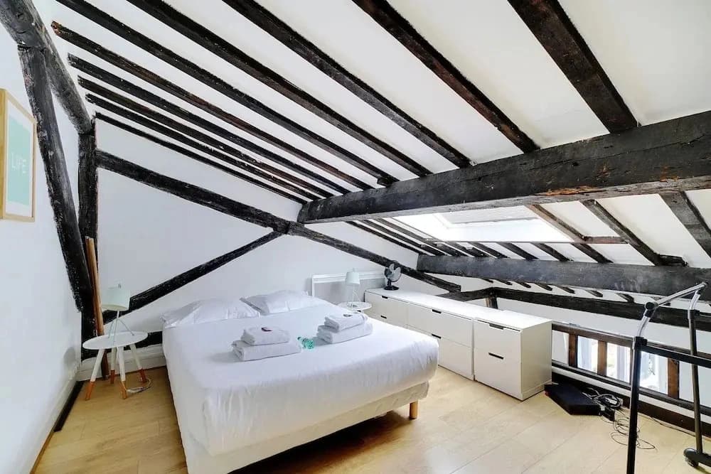 Parisian Charm in the Heart of the Marais ! - photo 2