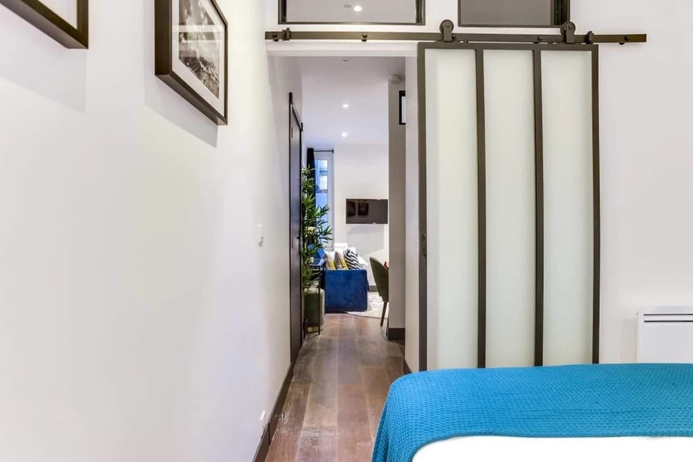 Exquisite Apartment in the Historical 7th District - photo 3