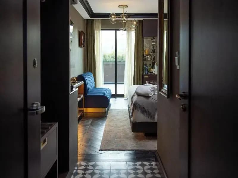 Whisky Hotel - photo 27