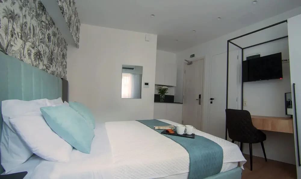 Phaedrus Living Modern Kriel Suites 203 - photo 3