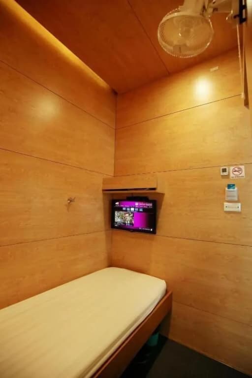 VATC SleepPod Terminal 2 - photo 5