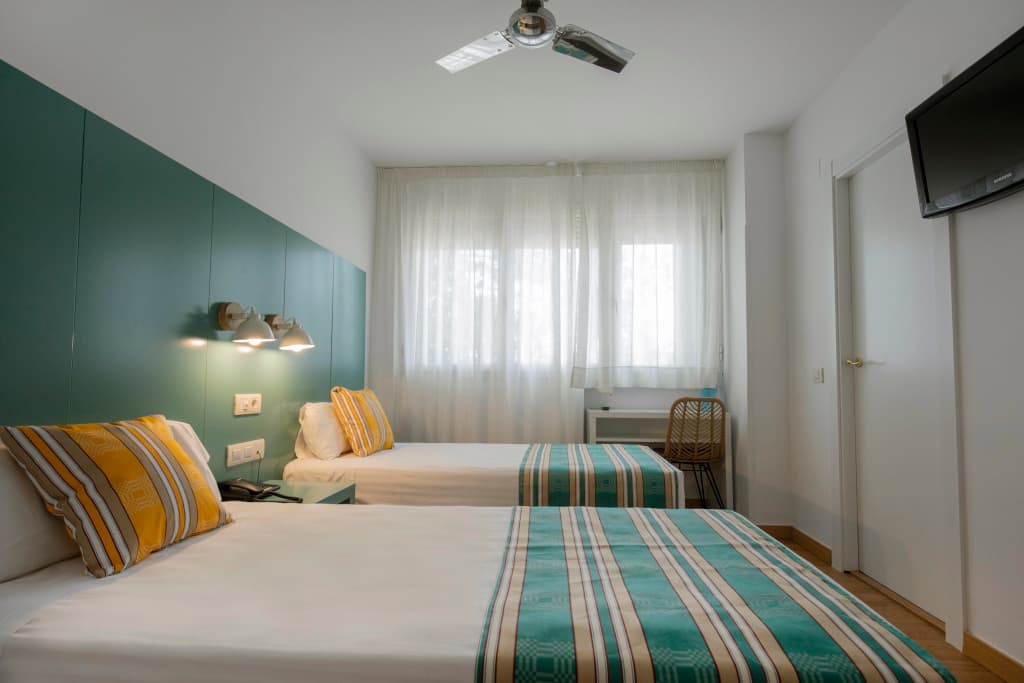Yomo Hostal BCN Port - photo 8