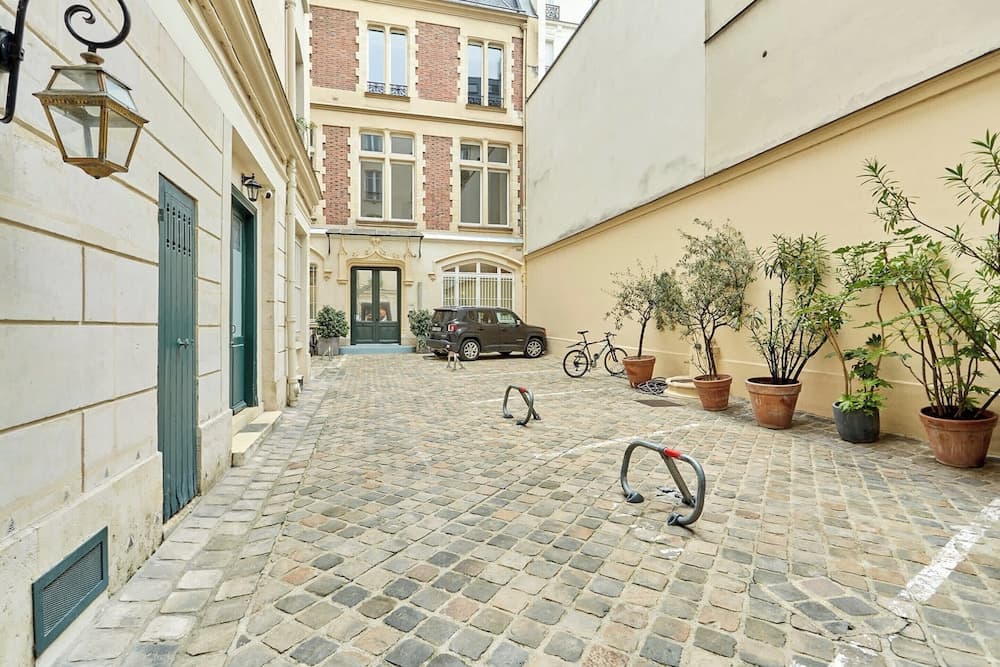 Superb AC- 2bdr Apartement Montaigne/arc de Triomphe - photo 17