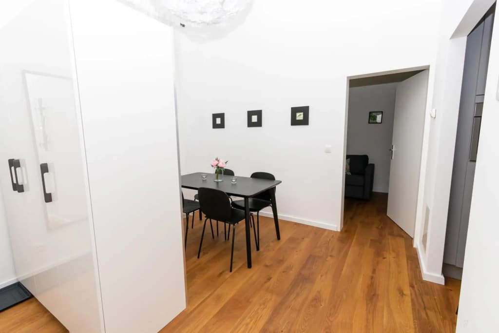 Radiant Premium Apartments - Central - photo 4