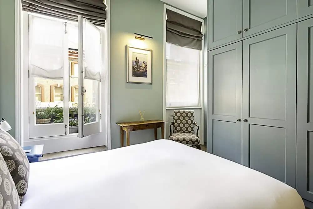 Well-designed Chelsea Flat - photo 1