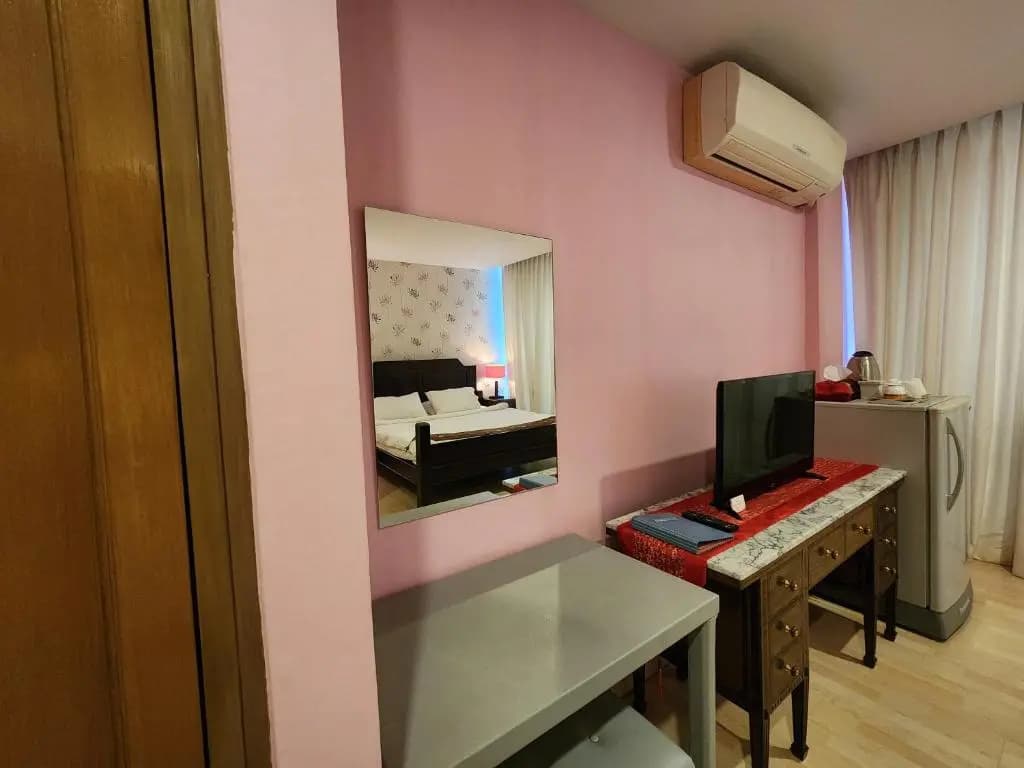 August Residence - photo 4