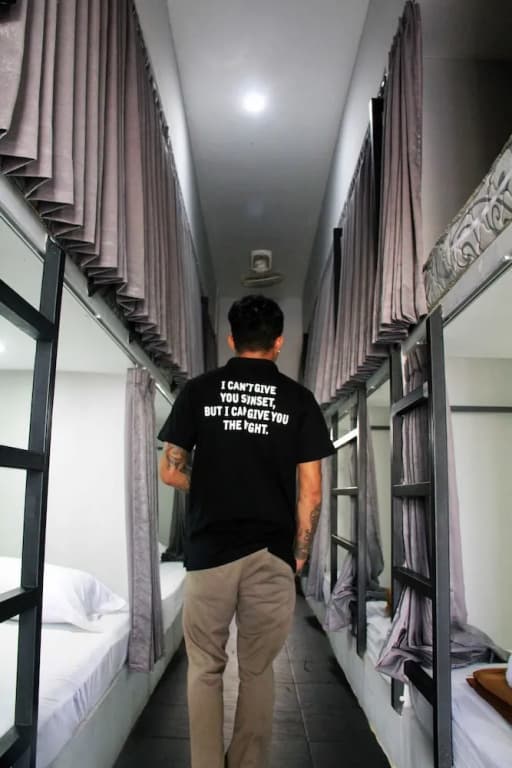 Hotel Sunset Capsule Hostel - photo 10
