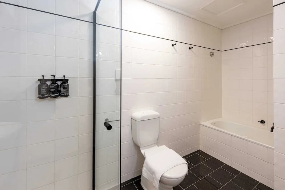 Chic 1-bedroom Apartment in Melbourne CBD - photo 10
