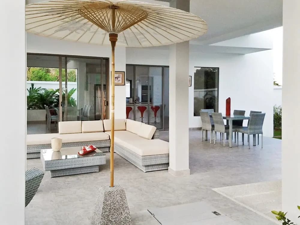 Villa With 3 Bedrooms in Rawai Phuket, With Private Pool, Enclosed Gar - photo 10