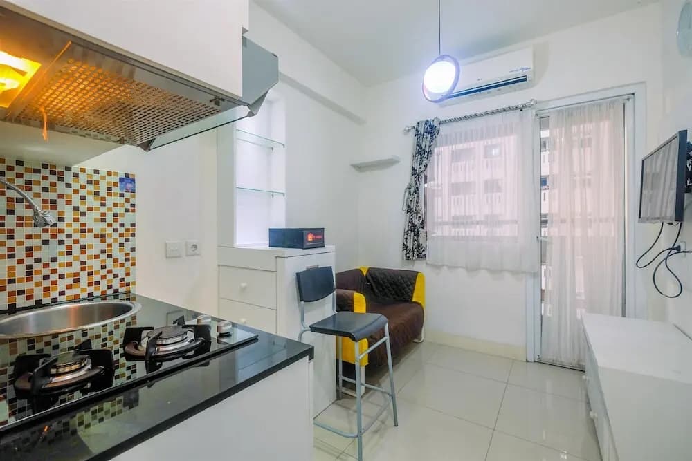 Relaxing 2BR at Green Pramuka Apartment - photo 13