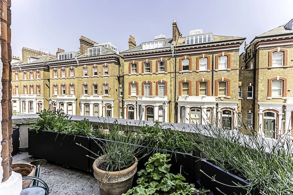 Well-designed Chelsea Flat - photo 25