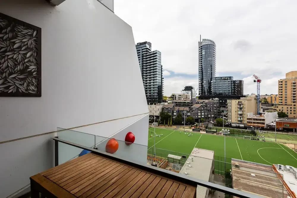 Sky 1 BDR South Yarra Apartment - photo 3