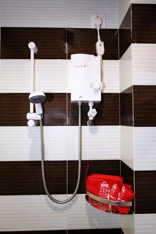 ZEN Rooms Menteng Cikini - photo 6