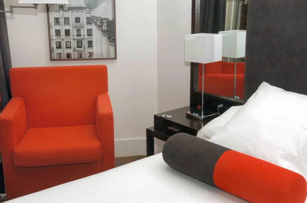 Quatro Puerta Del Sol Hotel - photo 5