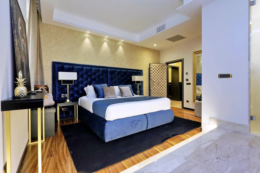 Spanish Diamond Luxury Suites & Jacuzzi - photo 4