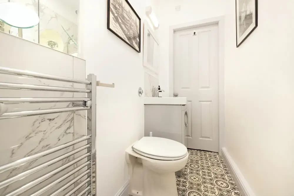 Spacious 2-Bedroom Ground Floor Flat - photo 32