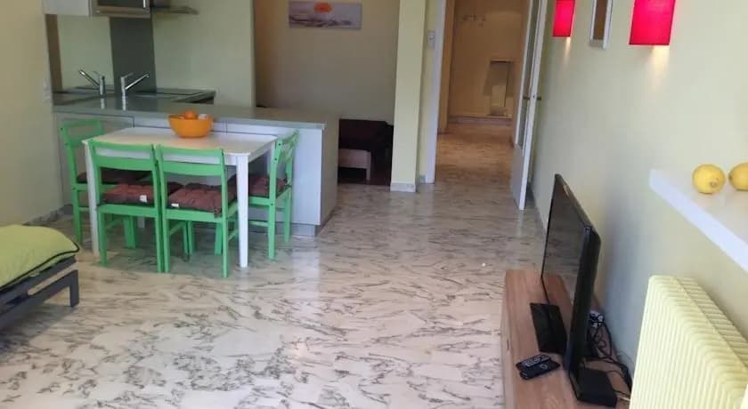 Promenade Lemon Apartment - photo 2