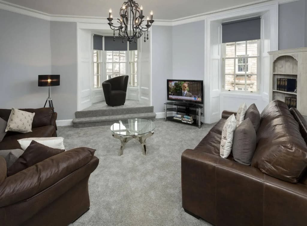 St. Giles Apartment - photo 1