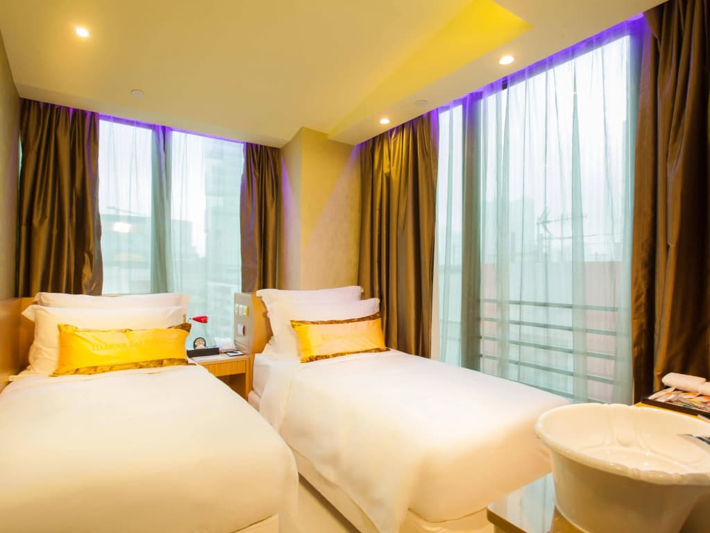 Harbour Bay Hotel - photo 3
