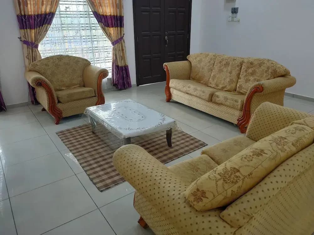 OYO 90228 D'anjung Villa 4bhk - photo 5