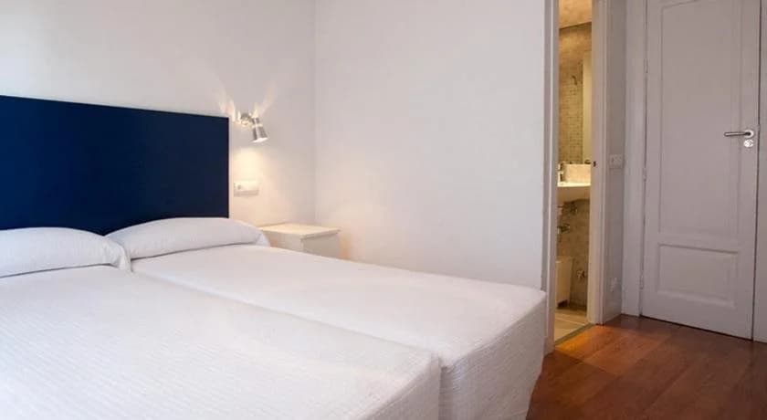 Hostal Santa Isabel - photo 5