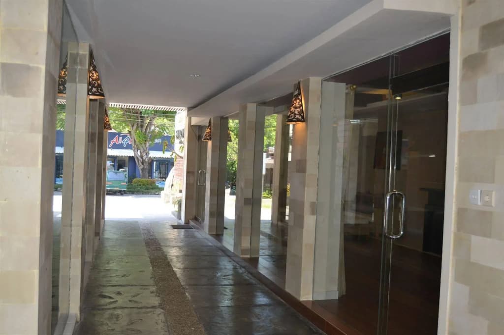 Svarna Hotel Sanur - photo 10