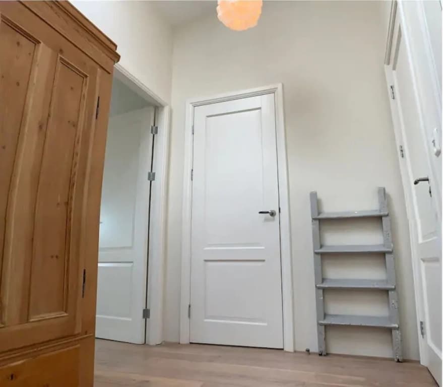 Bright Waterview Apartment - photo 2