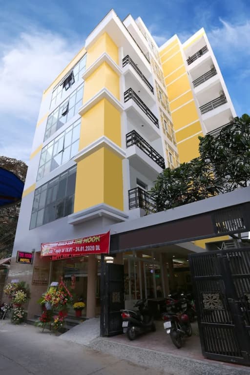 The Moon Hotel - photo 1