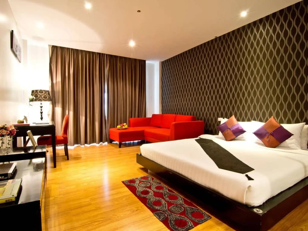 Glitz Bangkok Hotel - photo 2