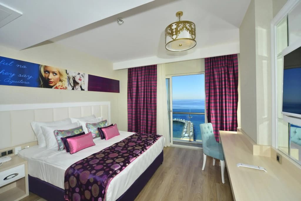 Azura Deluxe Resort & Spa - photo 4