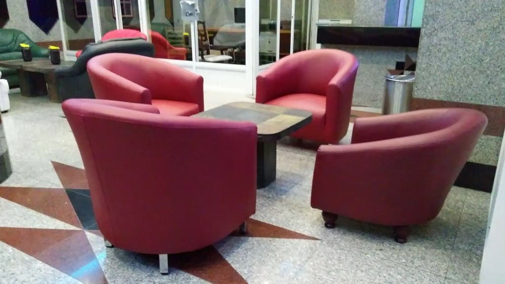 Royal Crown Hotel & Suites - photo 1