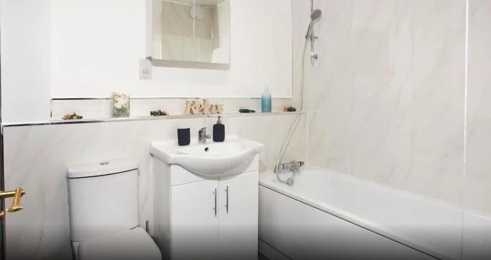 Northwick Park Apartment - photo 6