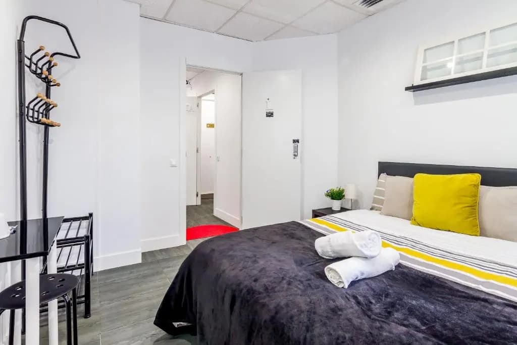 AYZ Ulises - Auto check-in property - photo 3