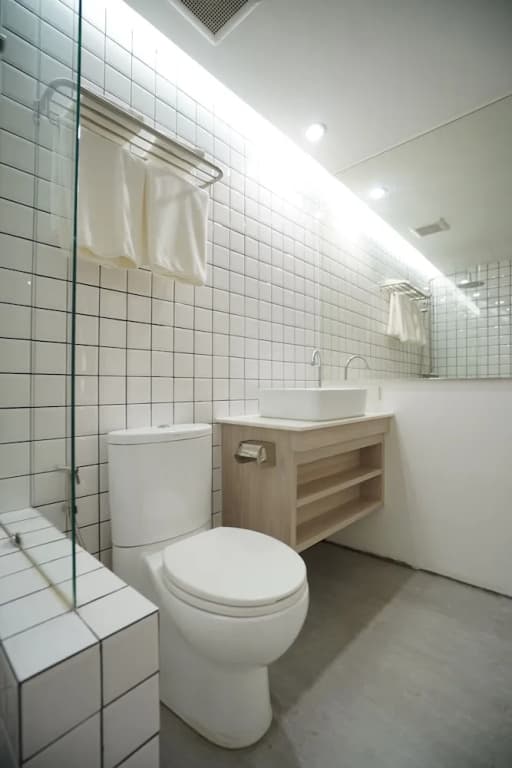 E11 Hotel - BTS Punnawithi - photo 9