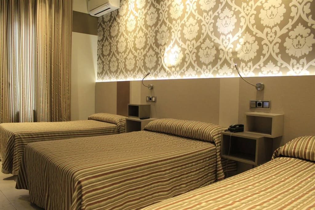 Hostal Atocha Almudena Martin - photo 6