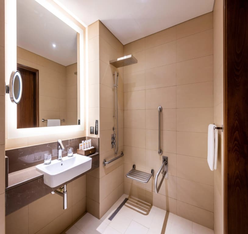 Crowne Plaza Muscat Ocec by IHG Hotel - photo 26