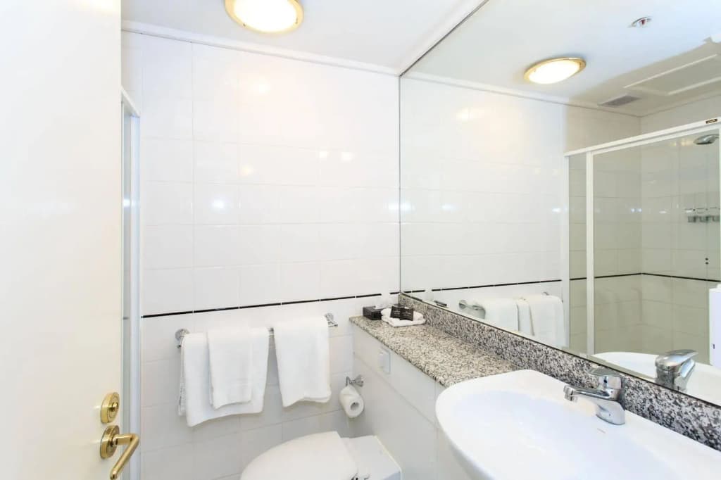 Paramount Serviced Apartments - photo 8