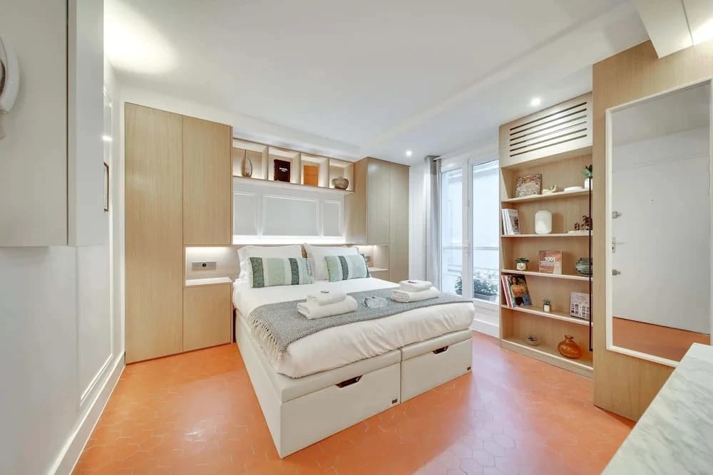 Historical Apartment in the Heart of Paris - 3 - photo 6