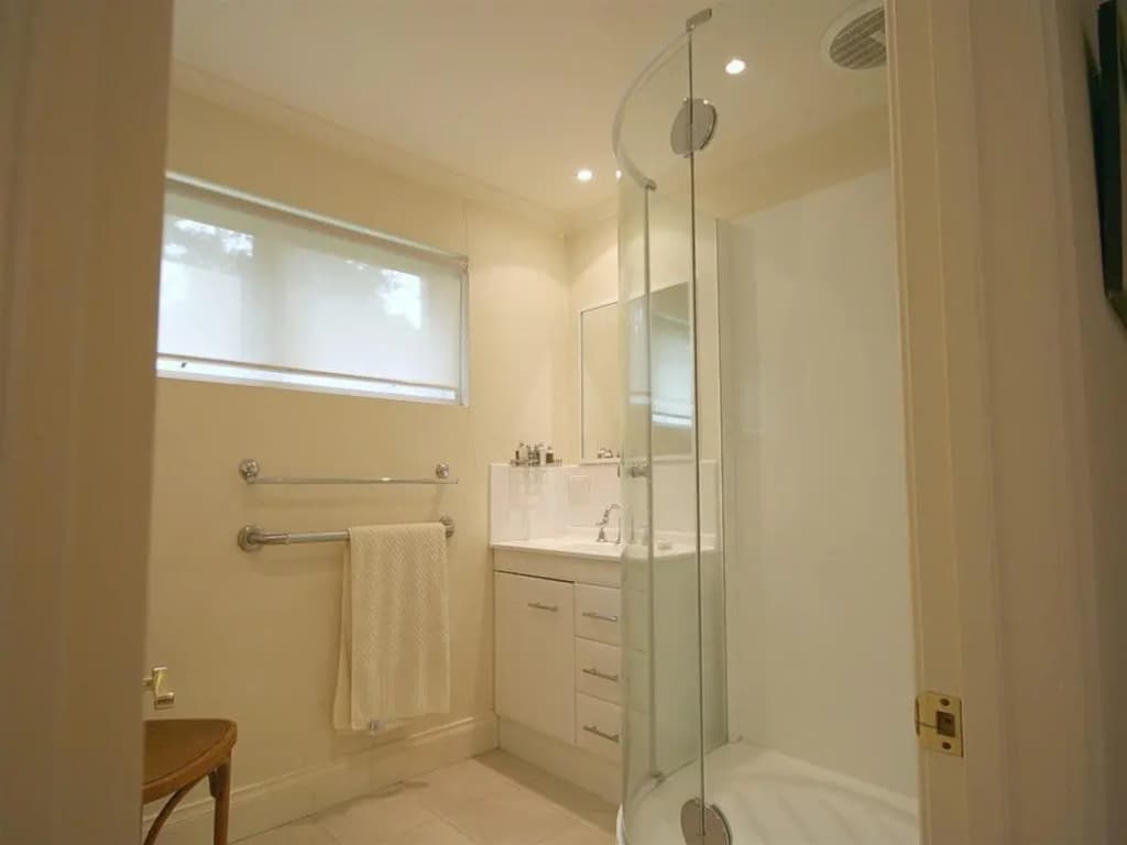 Sanctuary Lodge - photo 5