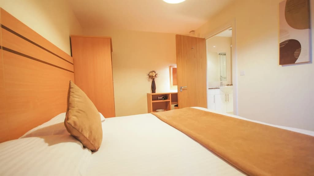 Crompton Court - photo 3