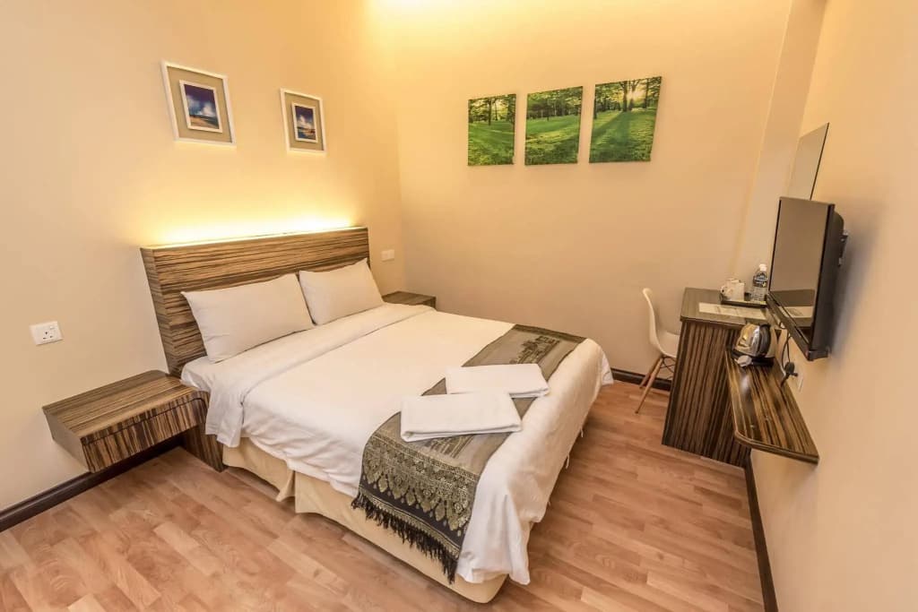 Little Gaya Hotel - photo 3