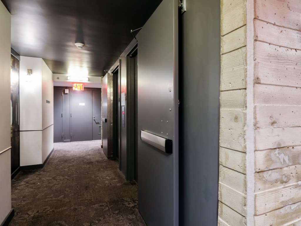 Hotel Hugo - photo 8