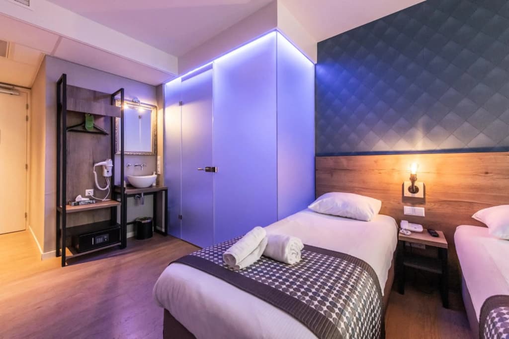 Melrose Hotel - photo 17