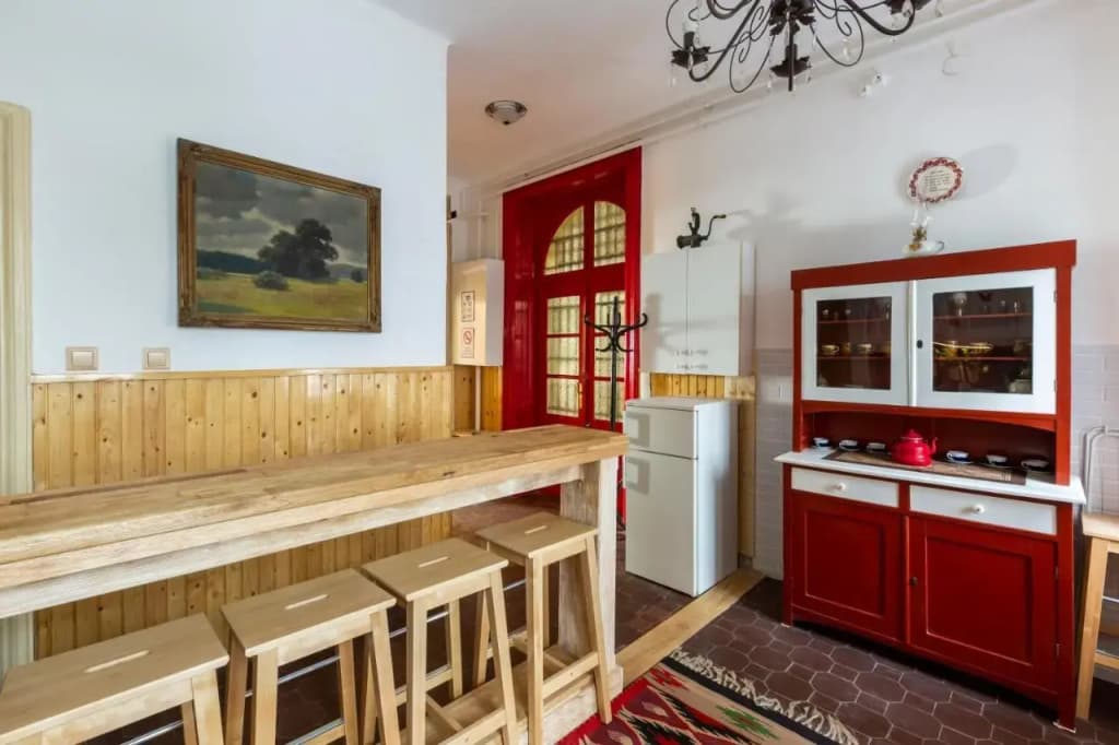 Vintage Home in the Center - photo 14