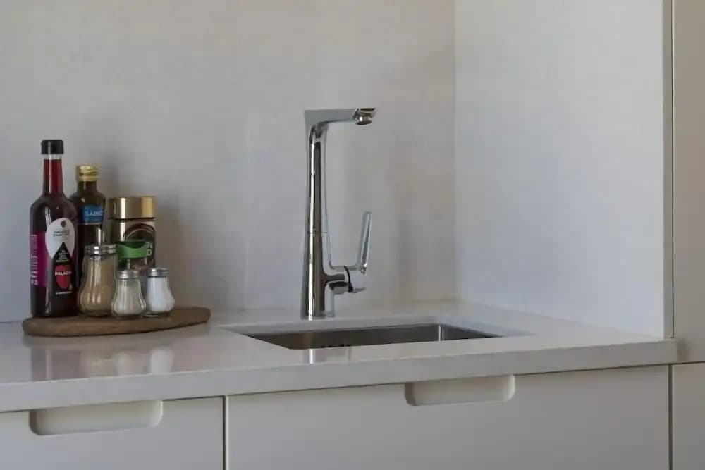 Peixeira Studios and Apartments - photo 28