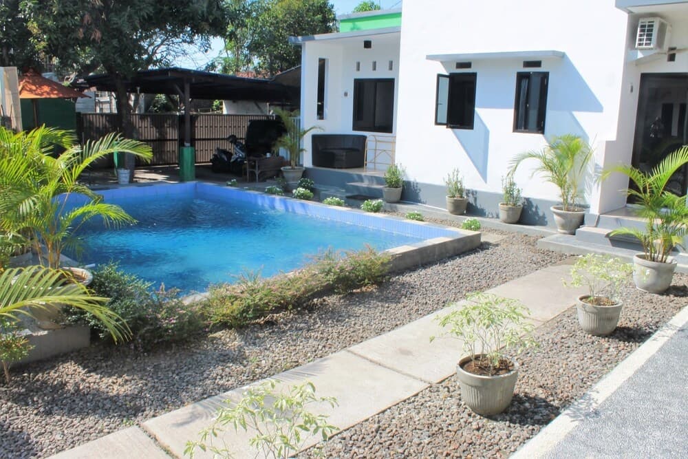 Yuliana Homestay - photo 13