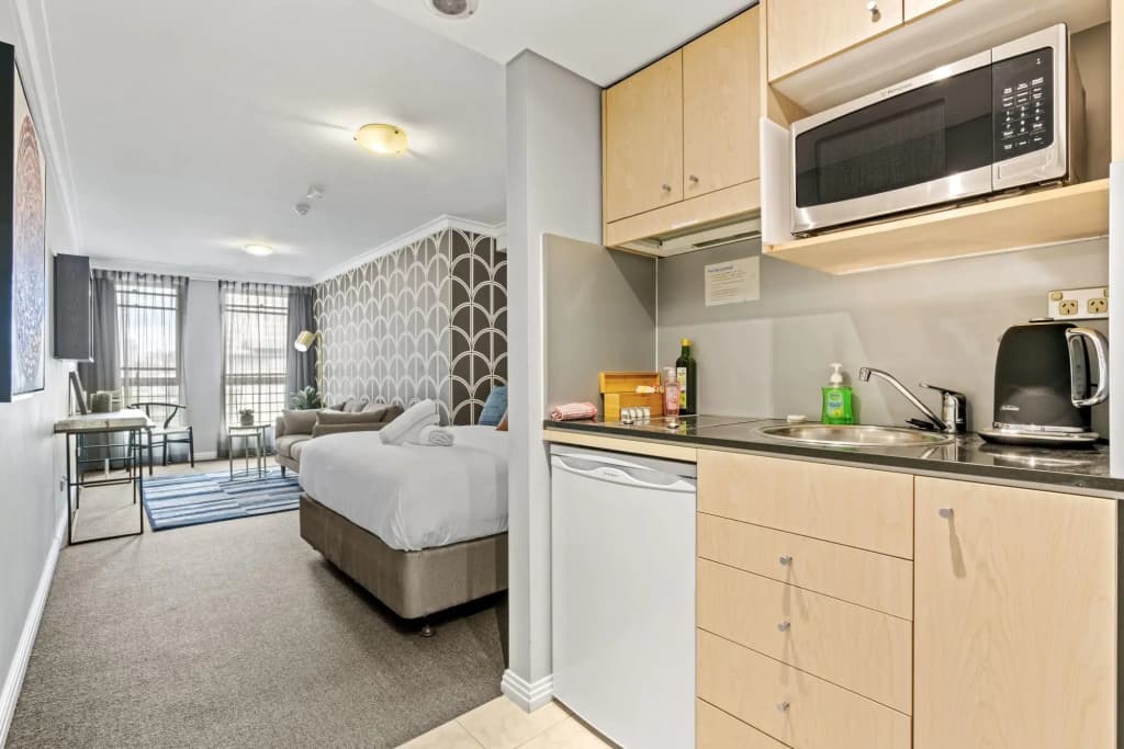 Modern City Abode - photo 11