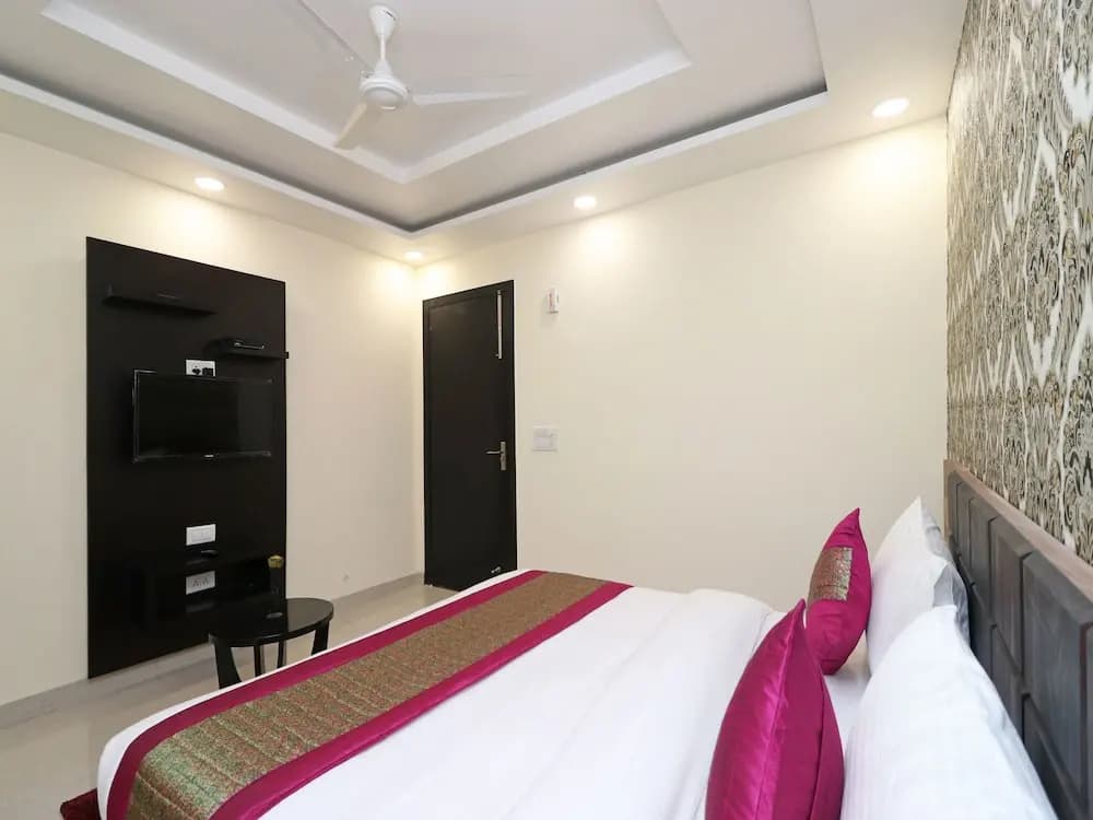 OYO 11611 Royal Palace Inn - photo 3