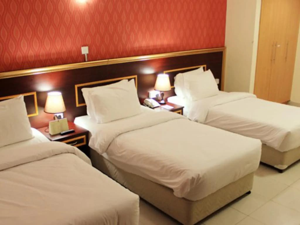 Montreal Naif Hotel - photo 5